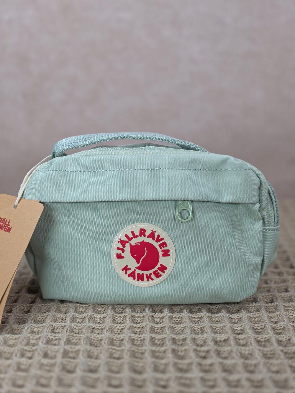 Fjällräven Kånken Hip Pack Style 23796 Mint Green – Unisex – NWT